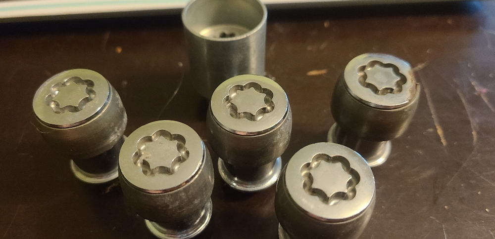 Wheel lock nuts